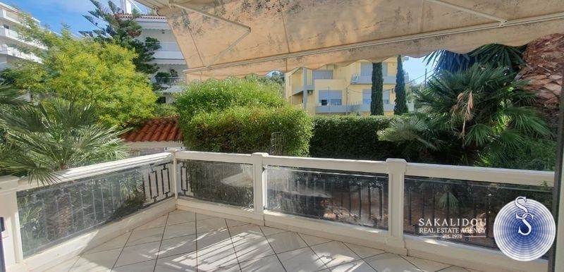 (For Sale) Residential Floor Apartment || Athens South/Glyfada - 141 Sq.m, 2 Bedrooms, 570.000€ 