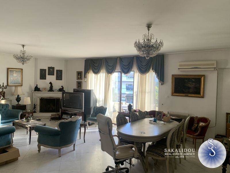 (For Sale) Residential Floor Apartment || Athens South/Glyfada - 160 Sq.m, 3 Bedrooms, 670.000€ 