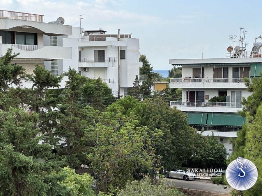 VOULA SEASIDE AREA, TOP FLOOR APARTMENT 