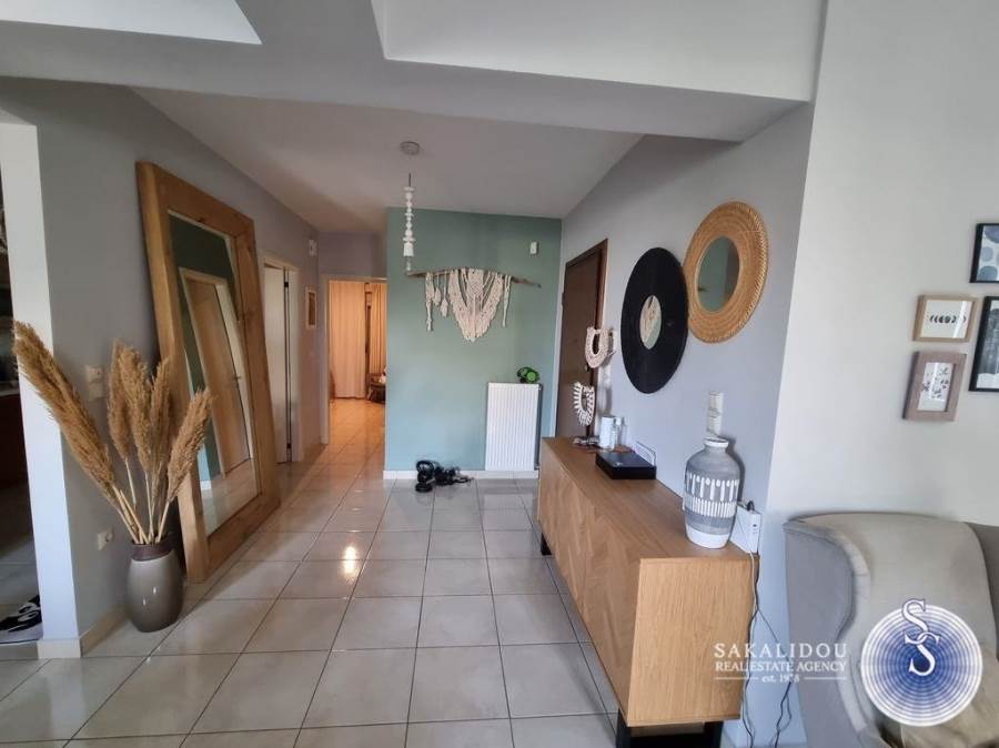 GROUND FLOOR APARTMENT WITH GARDEN AND SWIMMING POOL IN VOULA  