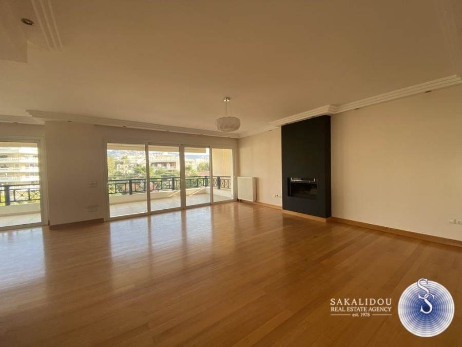 FANTASTIC 3RD FLOOR APARTMENT IN VOULA DOWN TOWN 